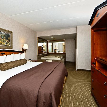 Ramada By Wyndham Plymouth Hotel & Conference Center Værelse billede