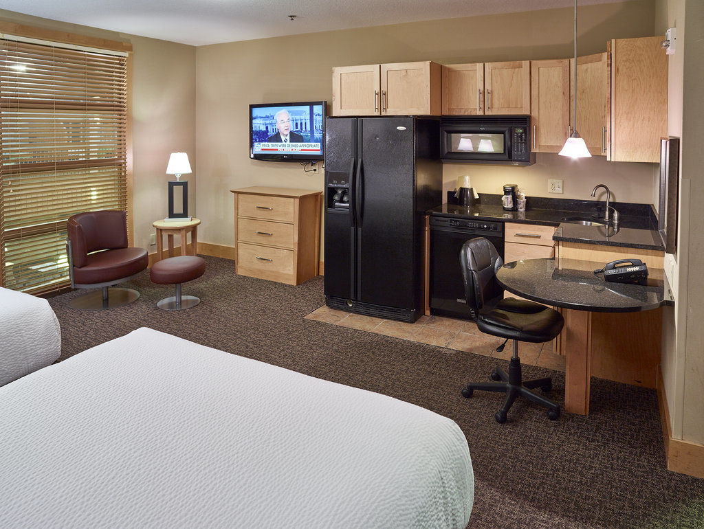 Ramada By Wyndham Plymouth Hotel & Conference Center Eksteriør billede